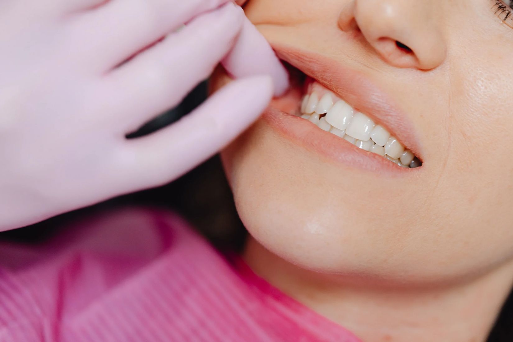 Diş sıkma ve bruksizm değerlendirmesinde masseter kası, çene eklemi ve çiğneme kaslarının anatomik görünümü.